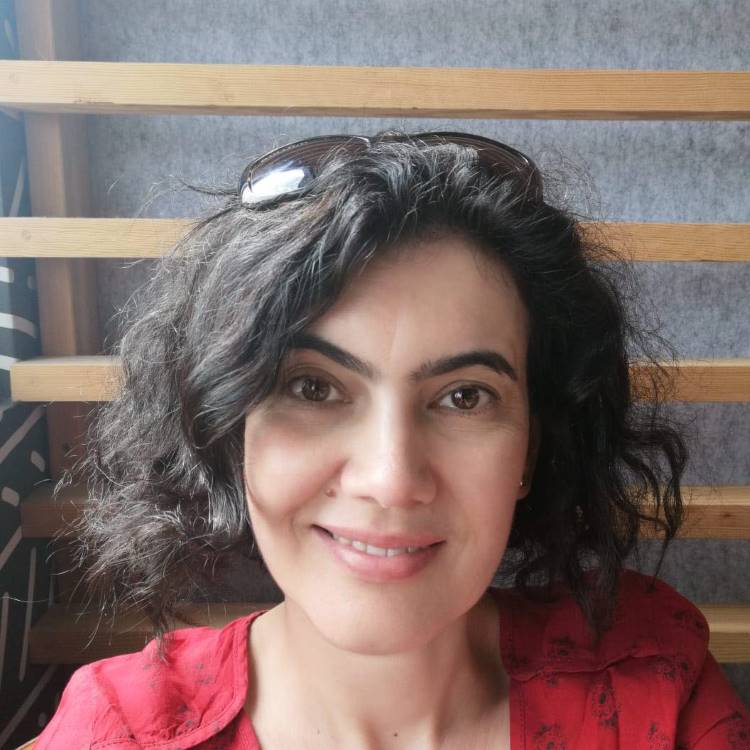 Clara Burghelea, author image