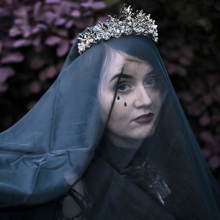 Elou Carroll, author image