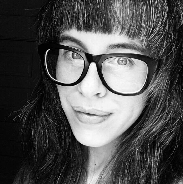 Lora Gray, author image
